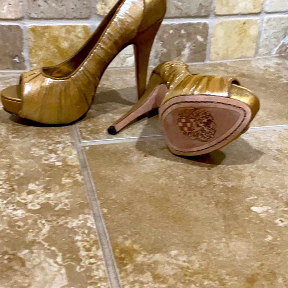 Vince Camuto